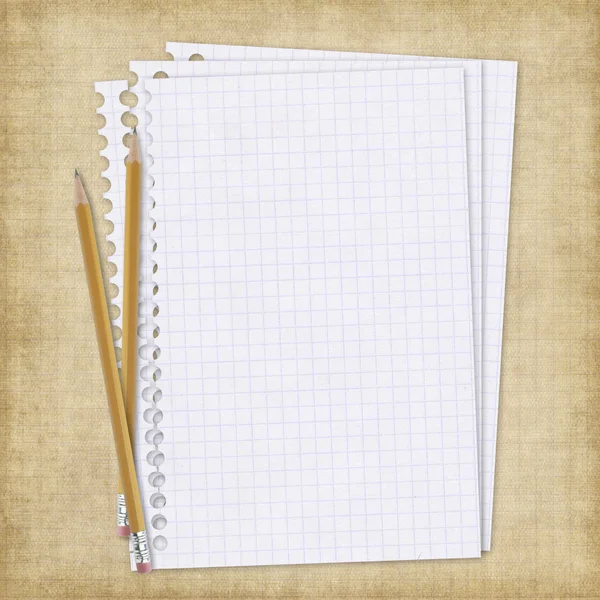 Tarjeta escolar con papel y lápices Fotos de stock libres de derechos