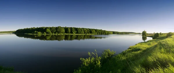 Pequeno panorama fluvial Fotografia De Stock