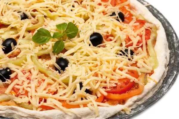 Uncooked vegetarian pizza — Stock Photo, Image