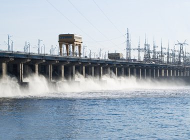 su hidroelectric güç istasyonu Nehri üzerinde sıfırlama