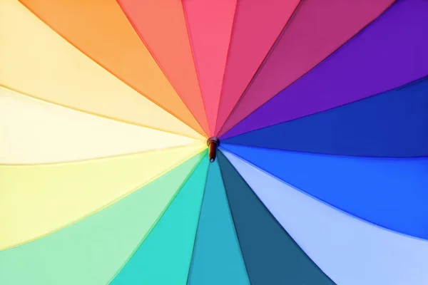 虹の色とりどりの傘 — ストック写真