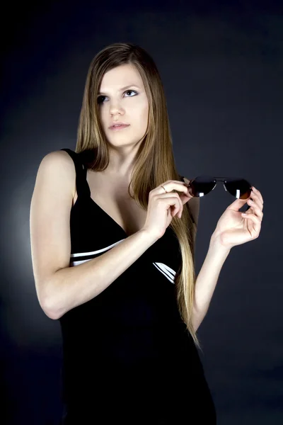 Vrouw dragen sunglasse — Stockfoto
