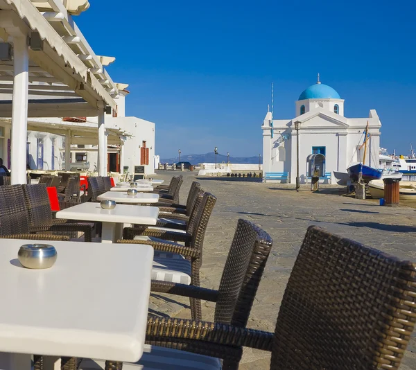 The restaurant and the Church on Mykonos — Stock Photo, Image