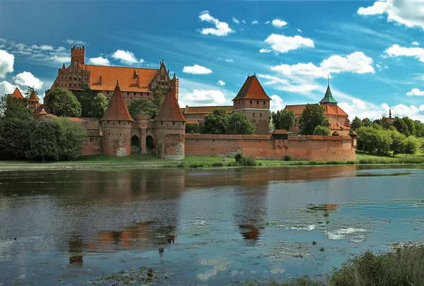 Het oude kasteel in malbork - Polen. — Stockfoto