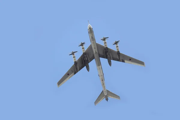 Bombardier à turbopropulseurs TU99 — Photo