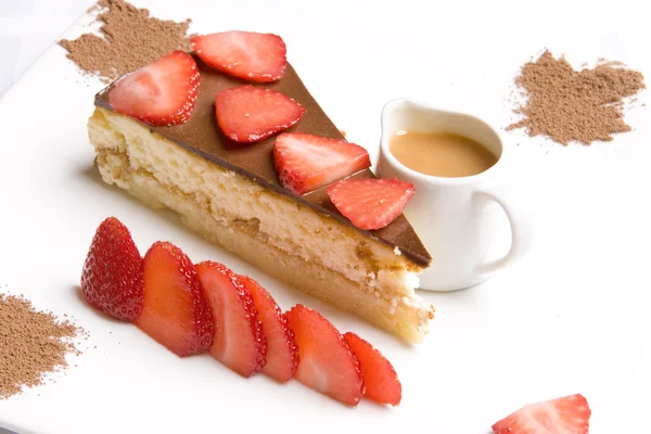 Csokoládé torta, eper és ser Stock Kép