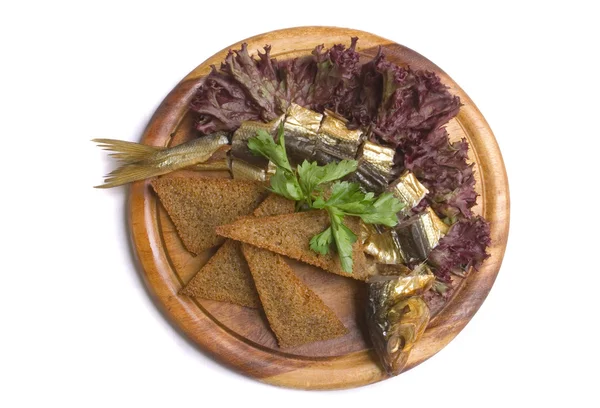 Maquereau fumé avec salade, persil et pain grillé Photos De Stock Libres De Droits