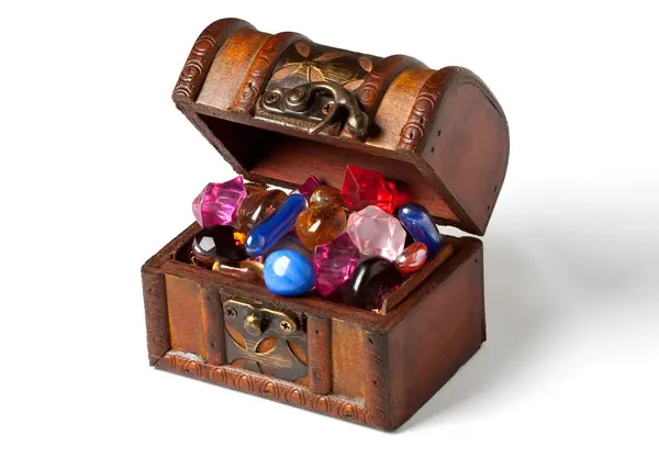 Cofre del tesoro con joyas — Foto de Stock