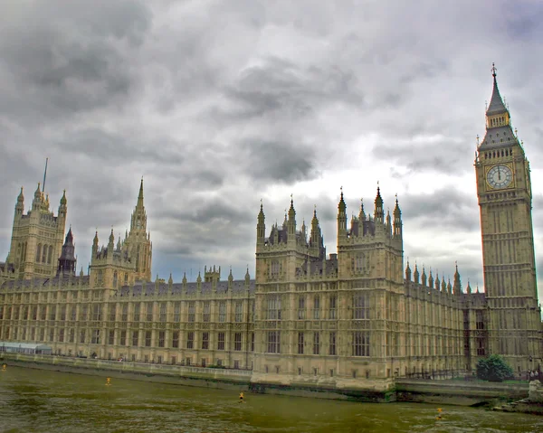 Parlamentsgebäude und Big Ben — Stockfoto
