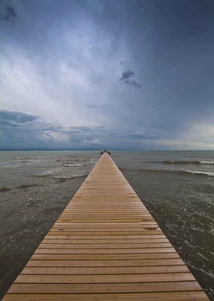Long Pier on a Storming Sea — Stock Photo, Image