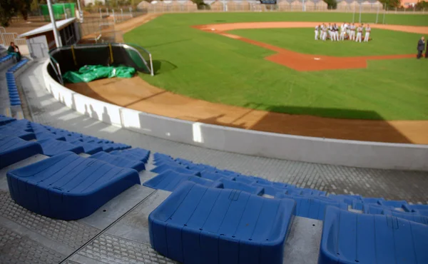 空のスタジアムの青い座席 — ストック写真