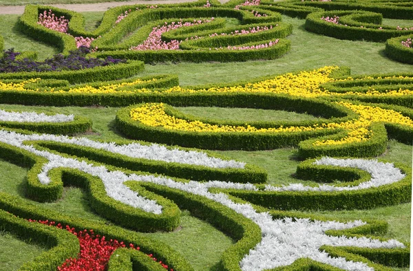 Jardim de flores de Castelo em Kromeriz, República Checa — Fotografia de Stock