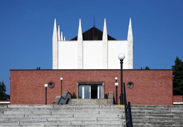 Edifício religioso moderno — Fotografia de Stock