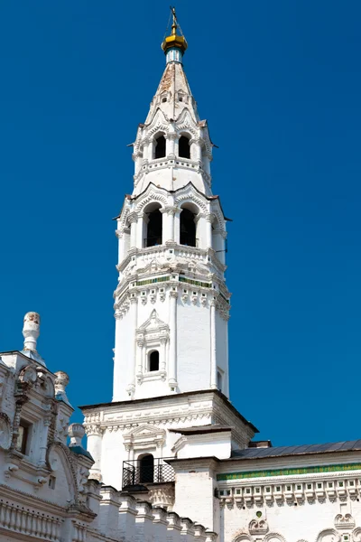 Glockenturm der fromm-troitsker Kathedrale — Stockfoto