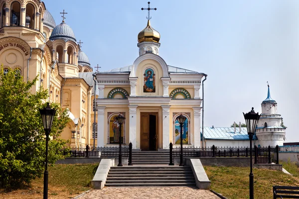 Man's Piously-Nikolaev monastery.Verhoturie — Stock Photo, Image