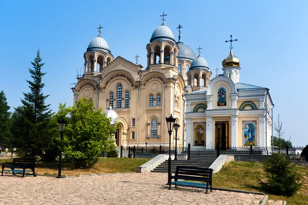 Verhoturie.Man's Piously-Nikolaev monastery — Stock Photo, Image