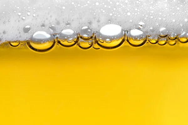 Cerveza con espuma —  Fotos de Stock