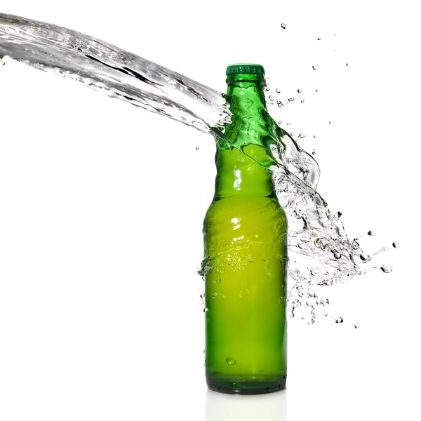 Зелений пива пляшку — стокове фото