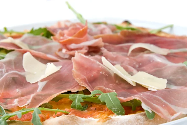 Italiaanse pizza met ham en kaas — Stockfoto