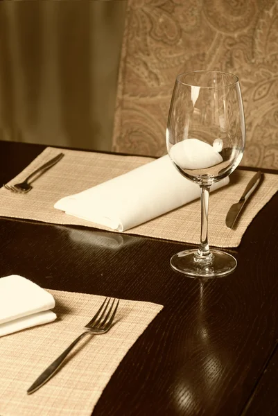 Glass goblet on table — Zdjęcie stockowe