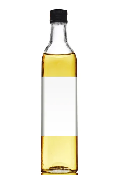 Frasco de aceite de oliva con etiqueta en blanco aislado en blanco — Foto de Stock