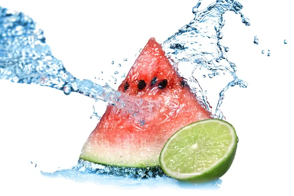 Vattenmelon med kalk och vatten stänk — Stockfoto