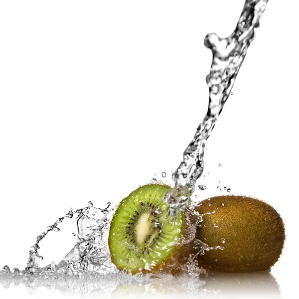 Plusk wody na kiwi — Zdjęcie stockowe