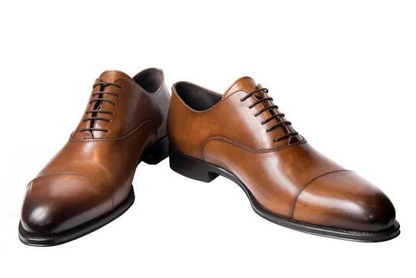 Sapatos masculinos marrons clássicos de couro — Fotografia de Stock