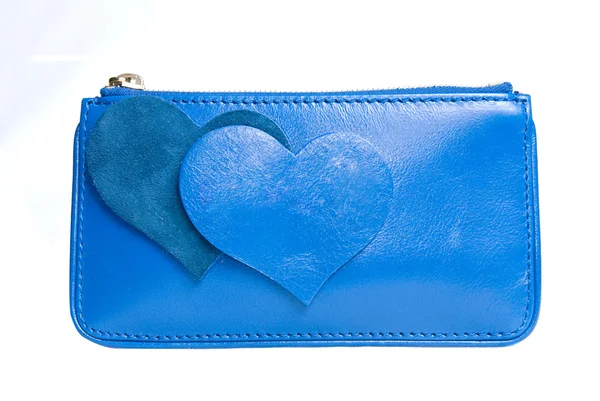 Blå läder handväska med hjärtan isolerad på vit — Stockfoto