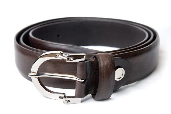 Cinturón de cuero marrón oscuro aislado en blanco —  Fotos de Stock