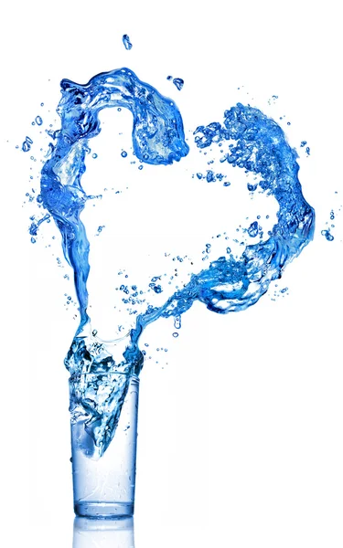 Splash Water στο σχήμα της καρδιάς σε ποτήρι — Φωτογραφία Αρχείου