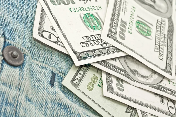 Dinheiro no bolso de jeans - Dólar dos EUA — Fotografia de Stock