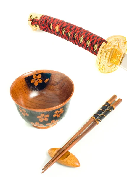 Japoński katana, pałeczki i miski — Zdjęcie stockowe