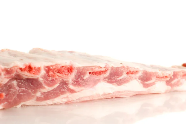 Savoureux côtes de porc non cuites et de la viande — Photo