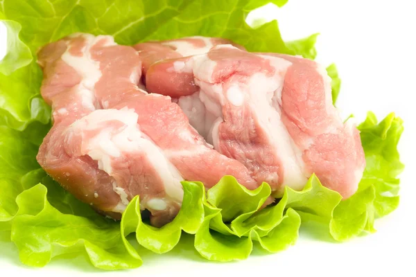 Carne de cerdo en ensalada verde. Aislado —  Fotos de Stock