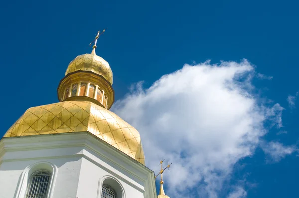 Gyllene kupol av ortodoxa kyrkan — Stockfoto