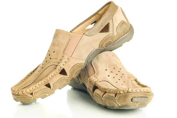 Dvojice béžové Pánské boty mokasíny — Stock fotografie