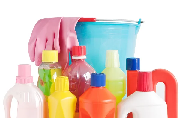 Bottiglie detergenti e secchio — Foto Stock
