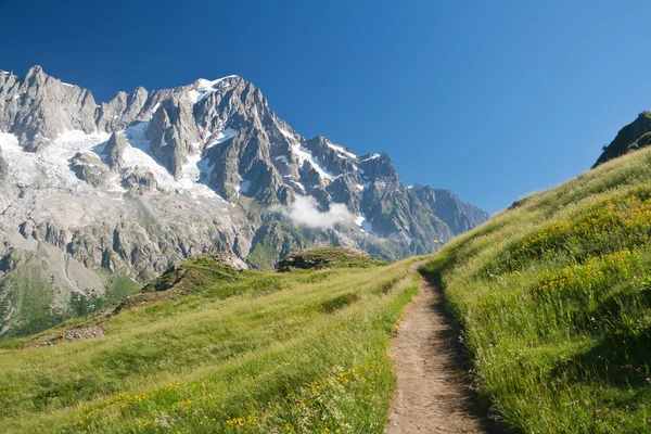 Альпийский путь — стоковое фото