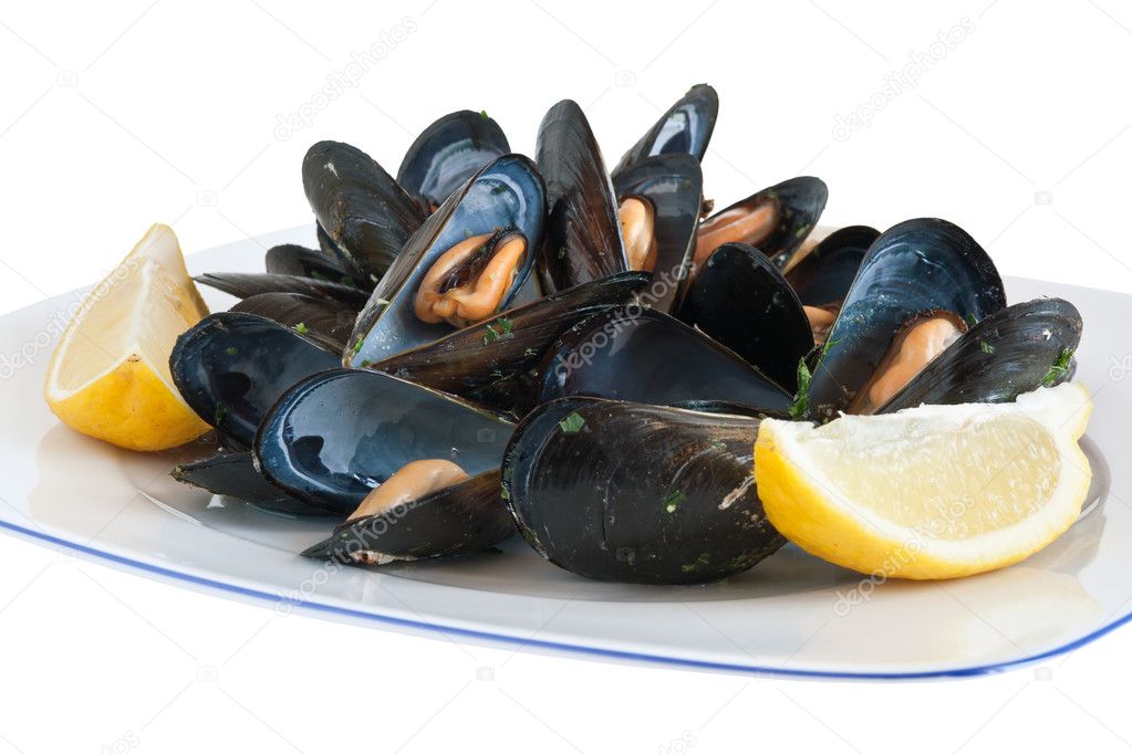 Plate with mussels
