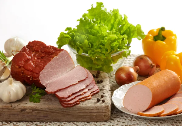 Mięso i kiełbasa — Zdjęcie stockowe