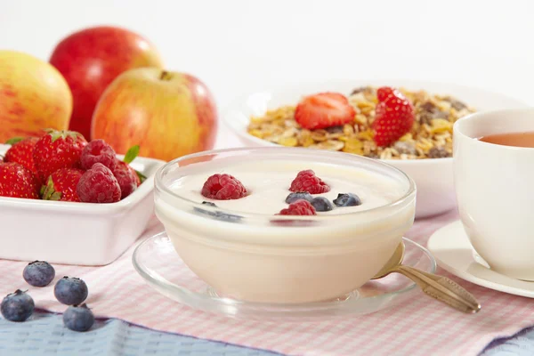 Jogurt z świeże jagody — Zdjęcie stockowe