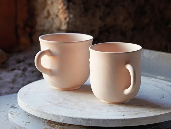 Керамічні чашки — стокове фото