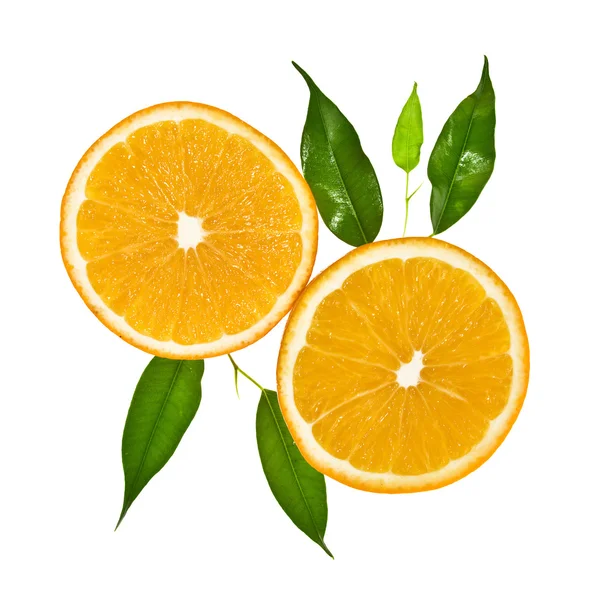 Duas fatias de laranja com folhas — Fotografia de Stock