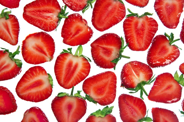 Skär färska jordgubbar — Stockfoto
