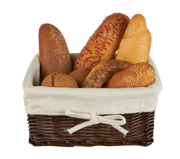 Groep van verschillende broodproducten in mand — Stockfoto