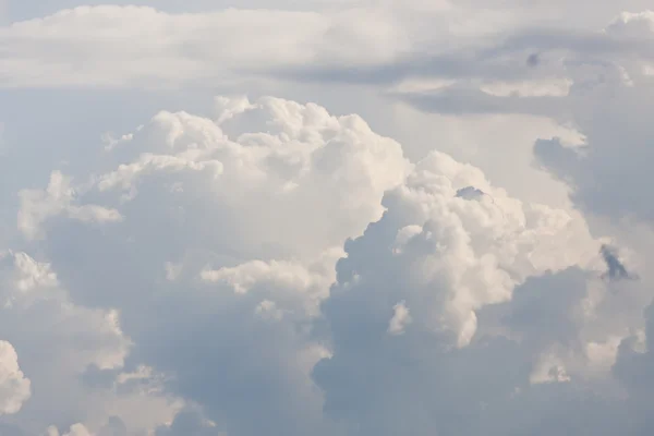 Dramático céu nublado de verão — Fotografia de Stock