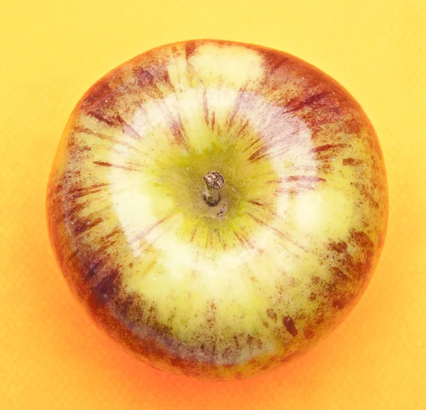 Jabłko na żółty — Zdjęcie stockowe