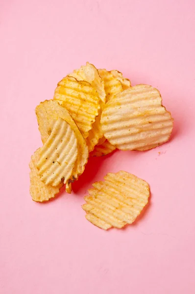 Potato Chips on Pink — Stock Photo, Image