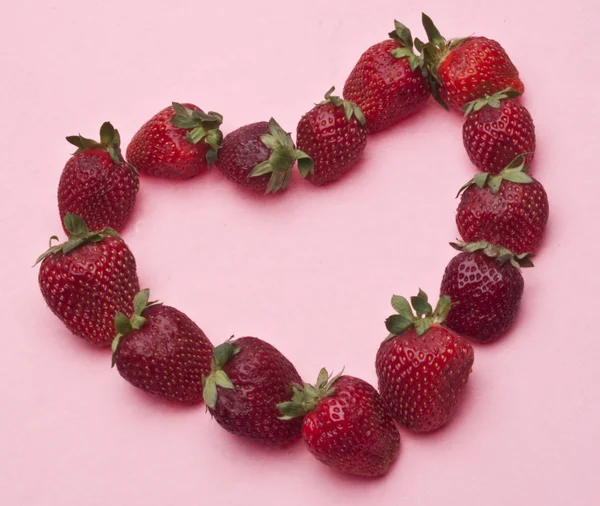 Corazón de fresas — Foto de Stock